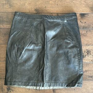 Garcia Jeans faux leather mini skirt